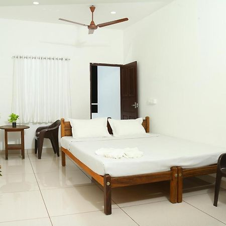 Bethesda Inn Kochi Екстериор снимка