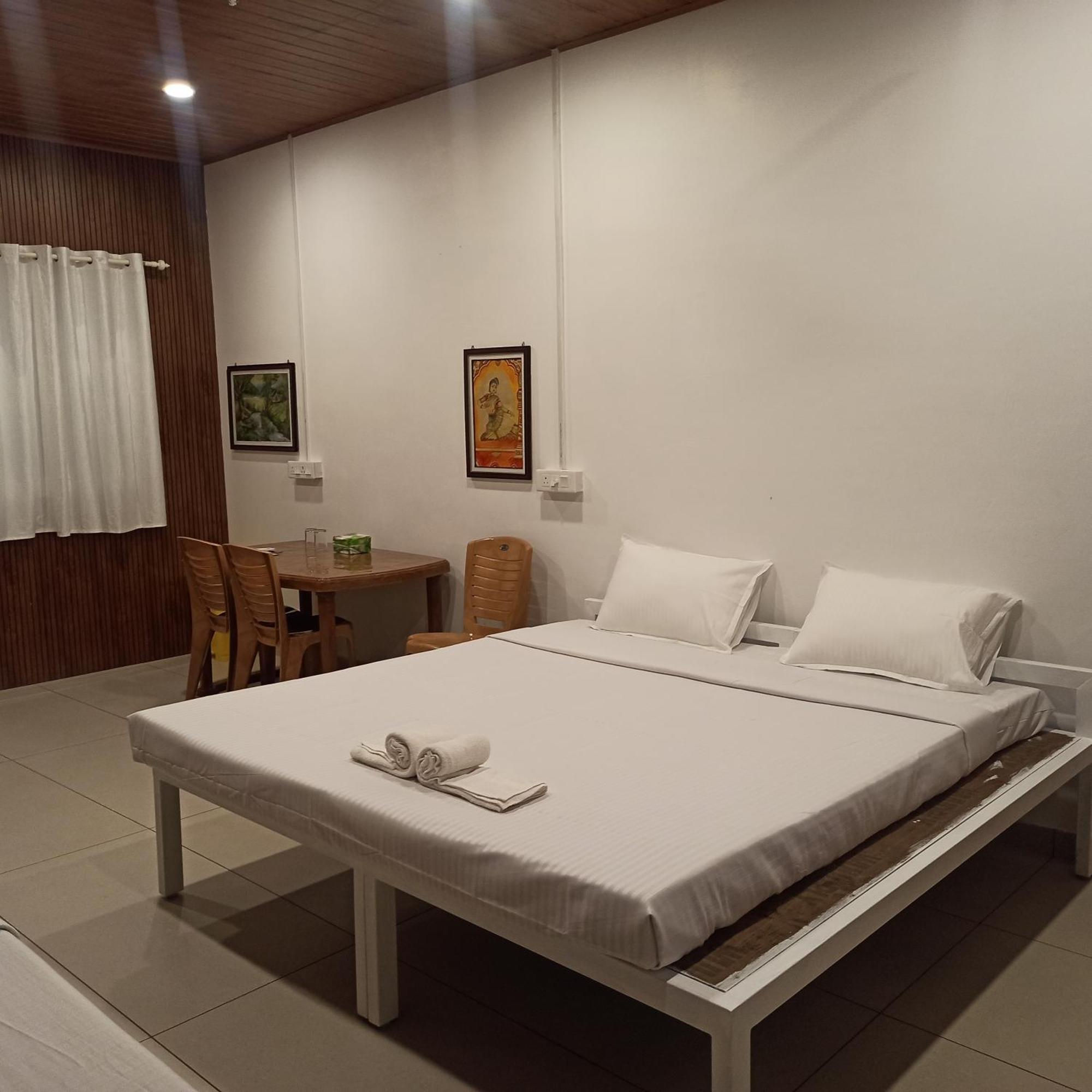 Bethesda Inn Kochi Екстериор снимка