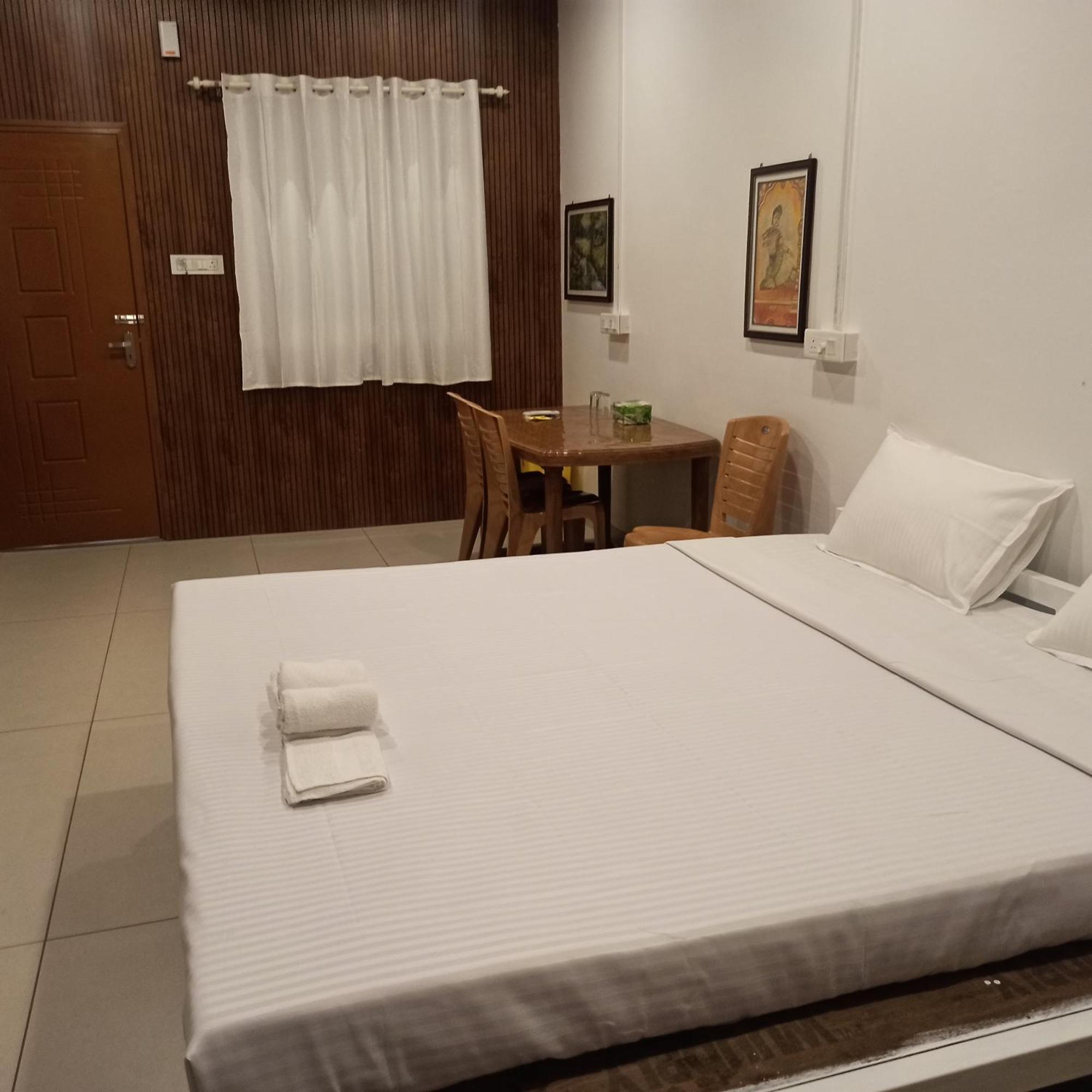 Bethesda Inn Kochi Екстериор снимка